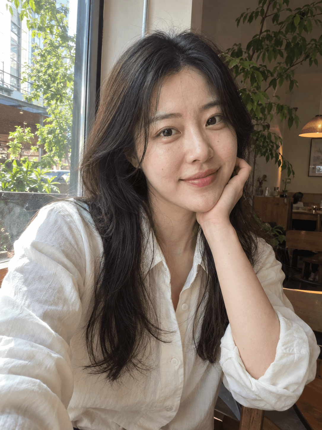 TONE 첫 화면에 사용된 AI 생성 가상 인물 예제